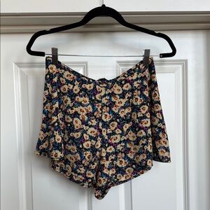 LA HEARYS | Floral Women's Shorts